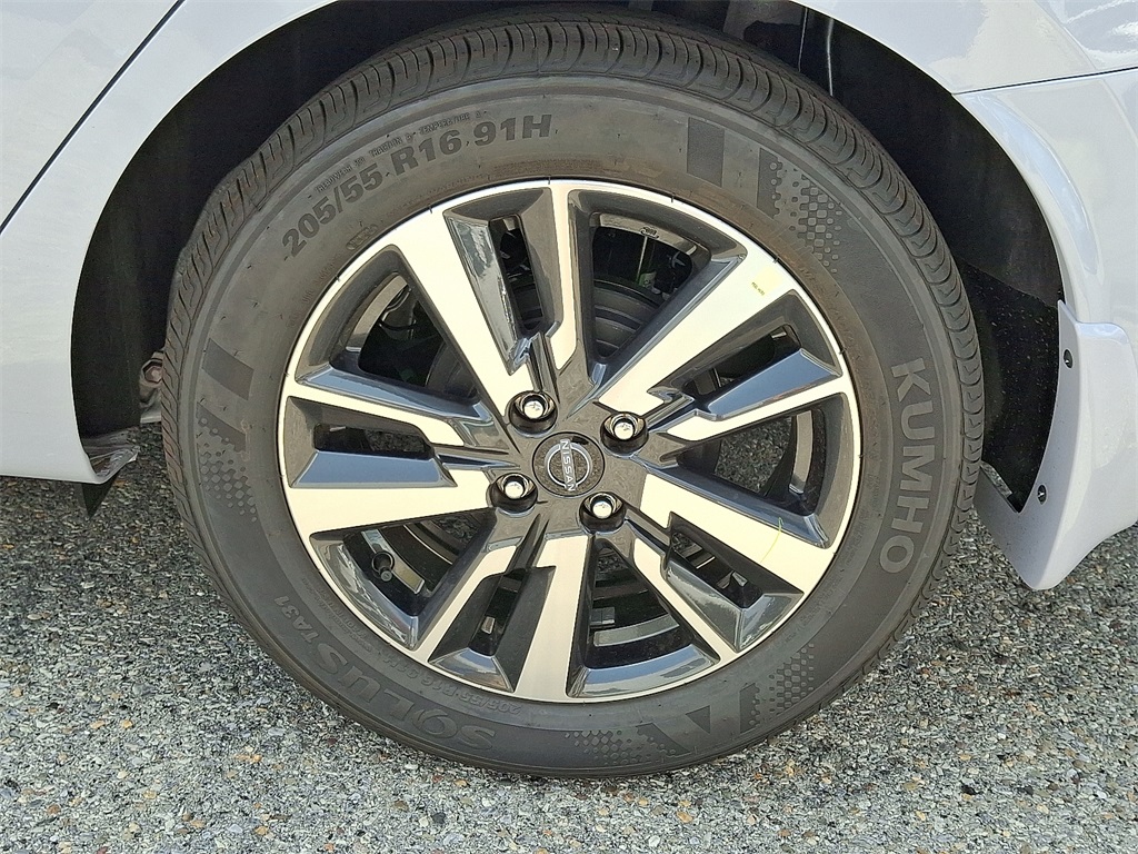 2025 Nissan Versa 1.6 SV - Photo 5