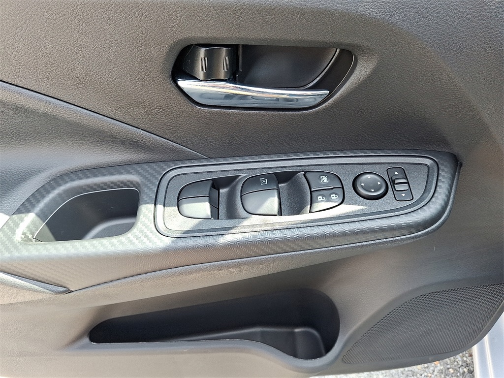 2025 Nissan Versa 1.6 SV - Photo 8