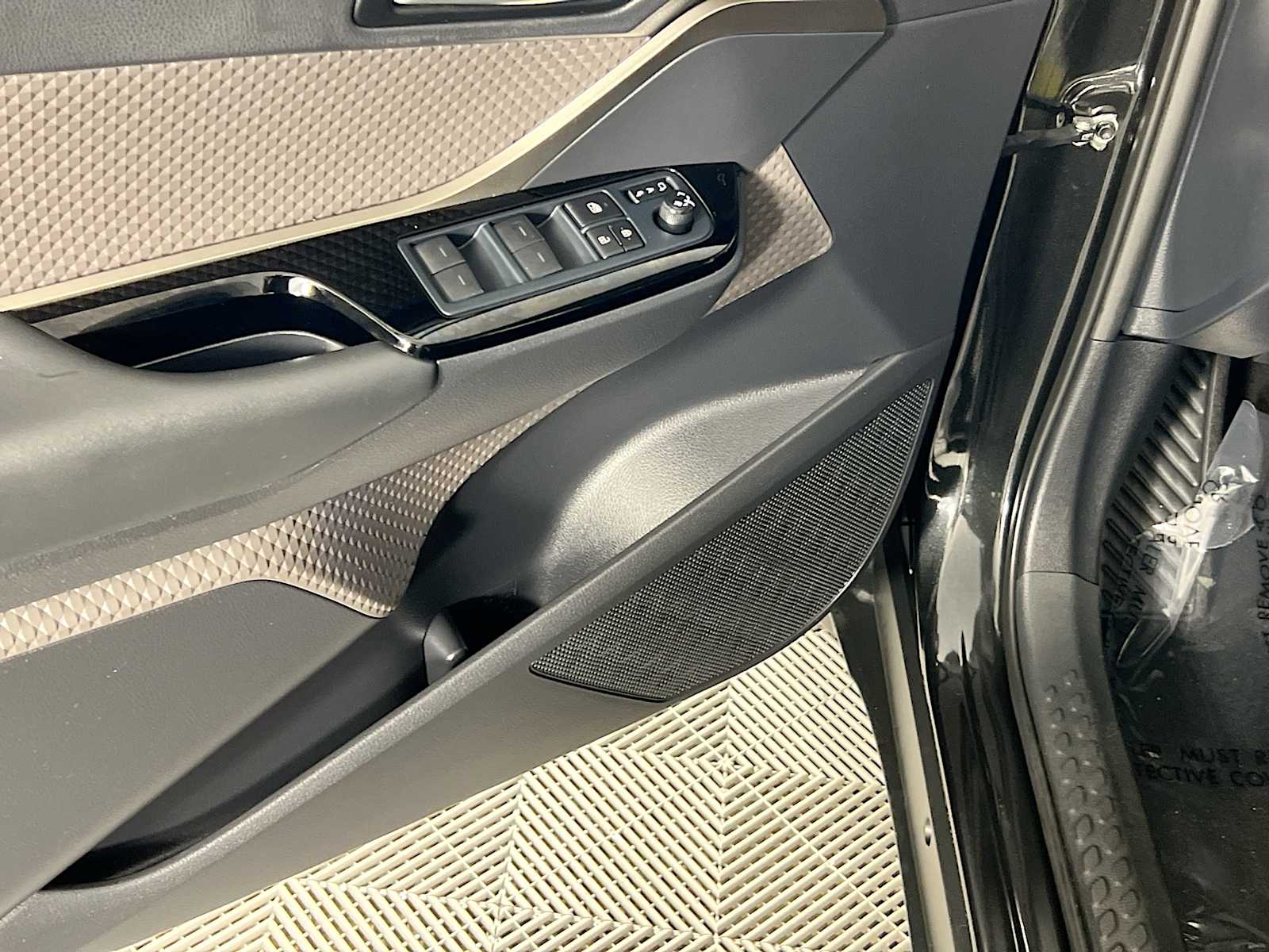 2022 Toyota C-HR Limited - Photo 18