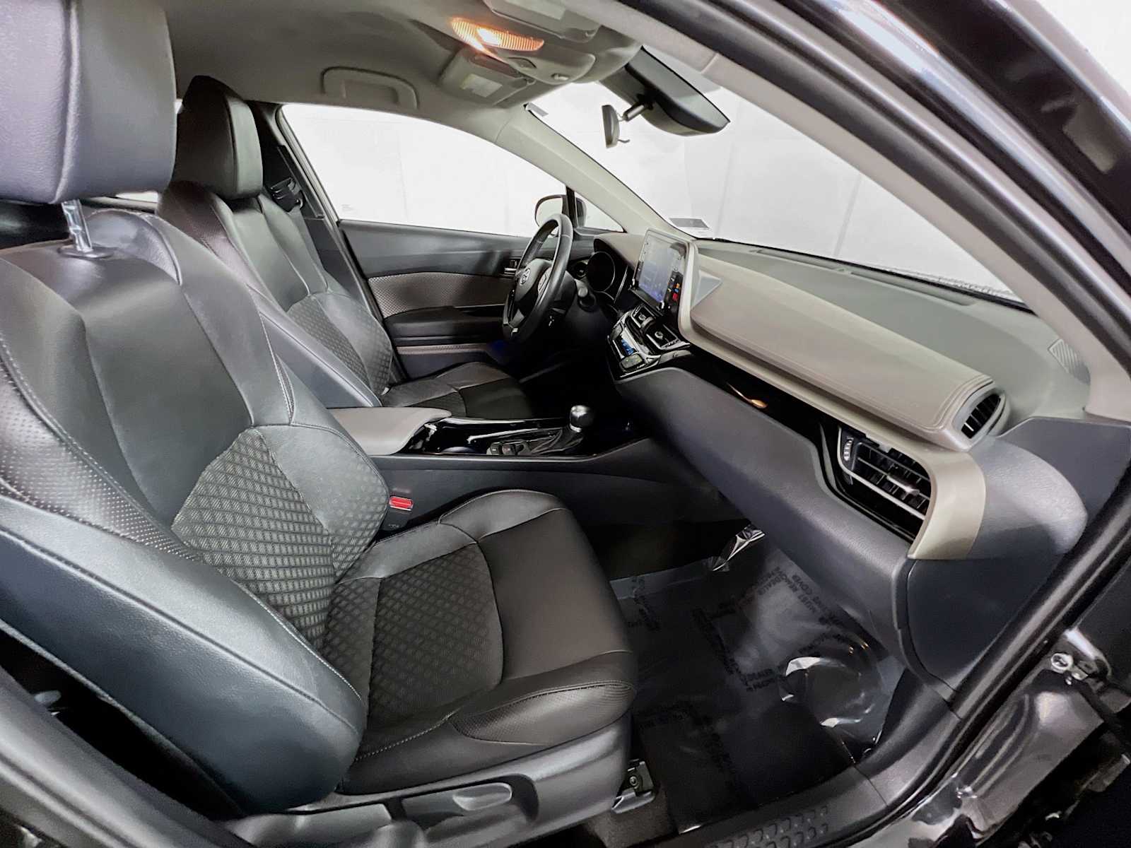 2022 Toyota C-HR Limited - Photo 27