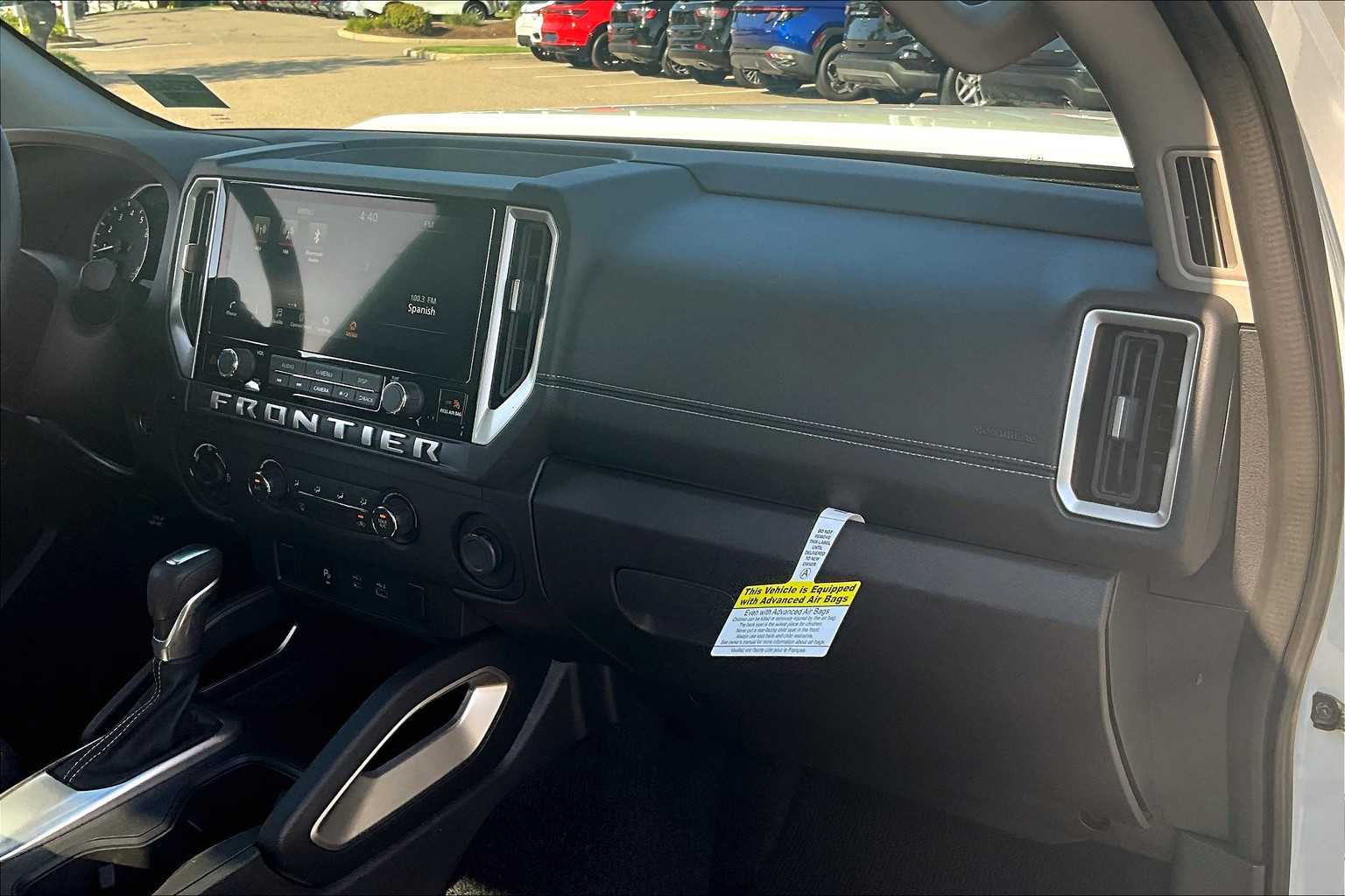 2025 Nissan Frontier SV - Photo 13
