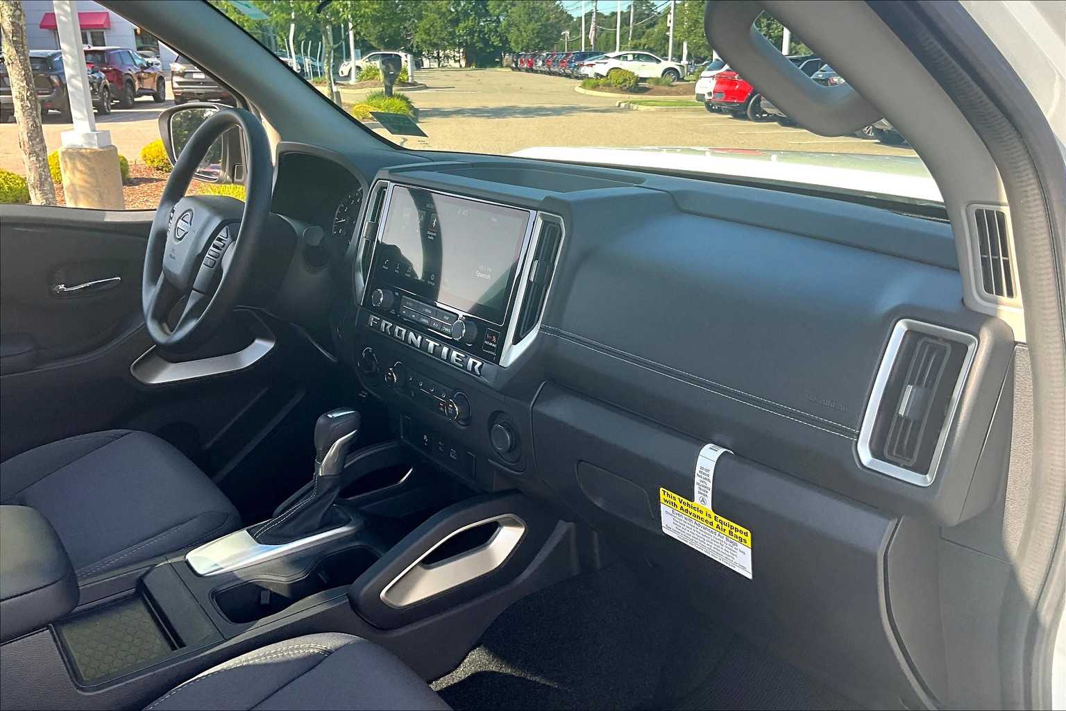 2025 Nissan Frontier SV - Photo 14