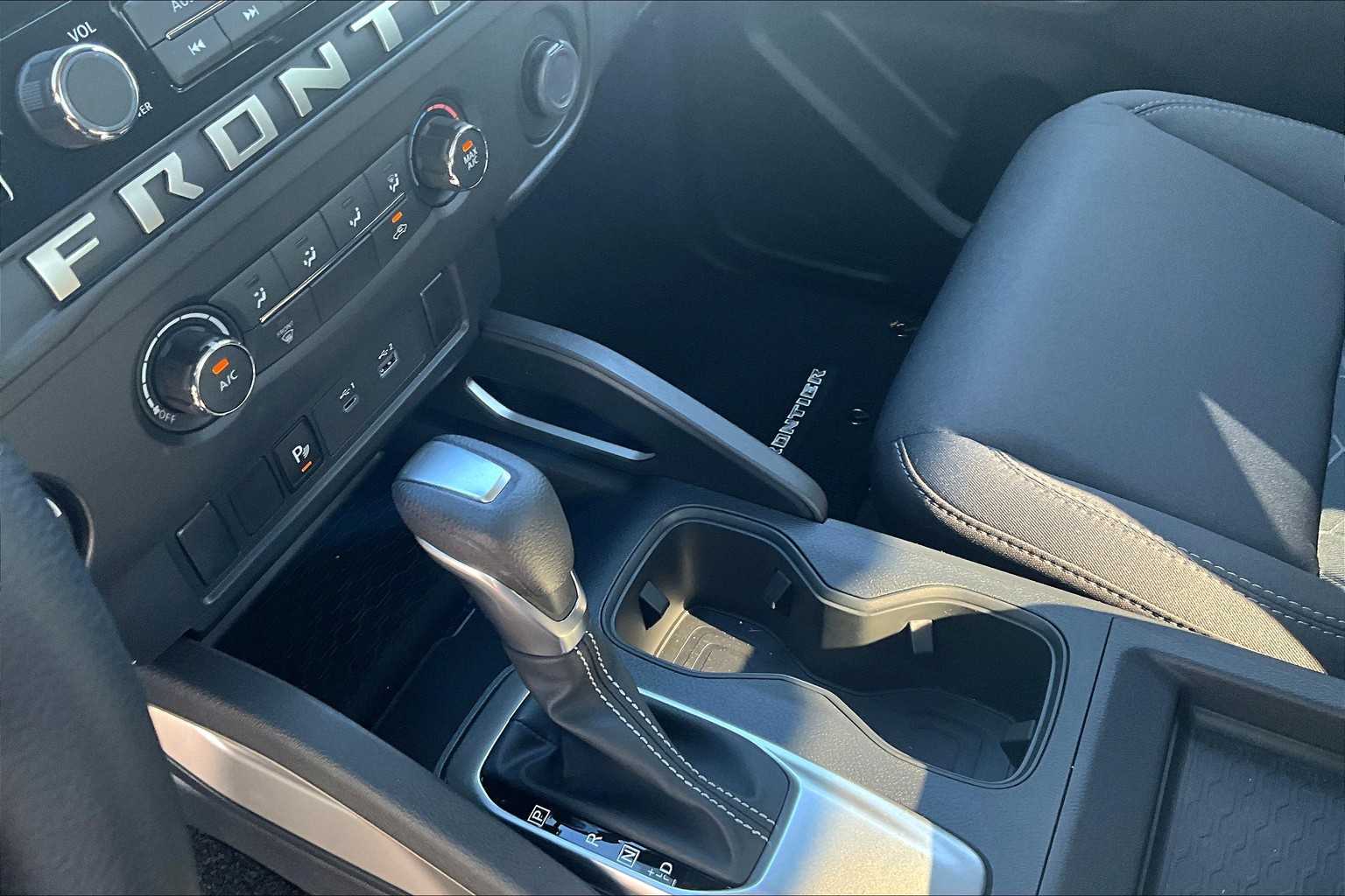 2025 Nissan Frontier SV - Photo 20