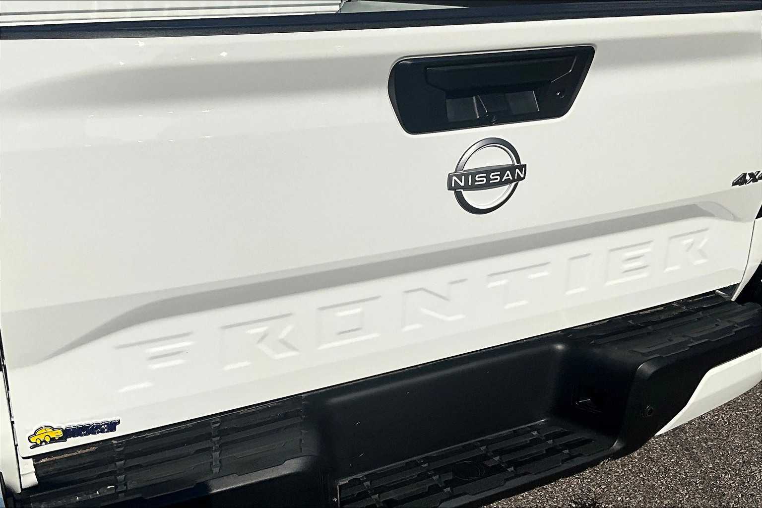 2025 Nissan Frontier SV - Photo 27