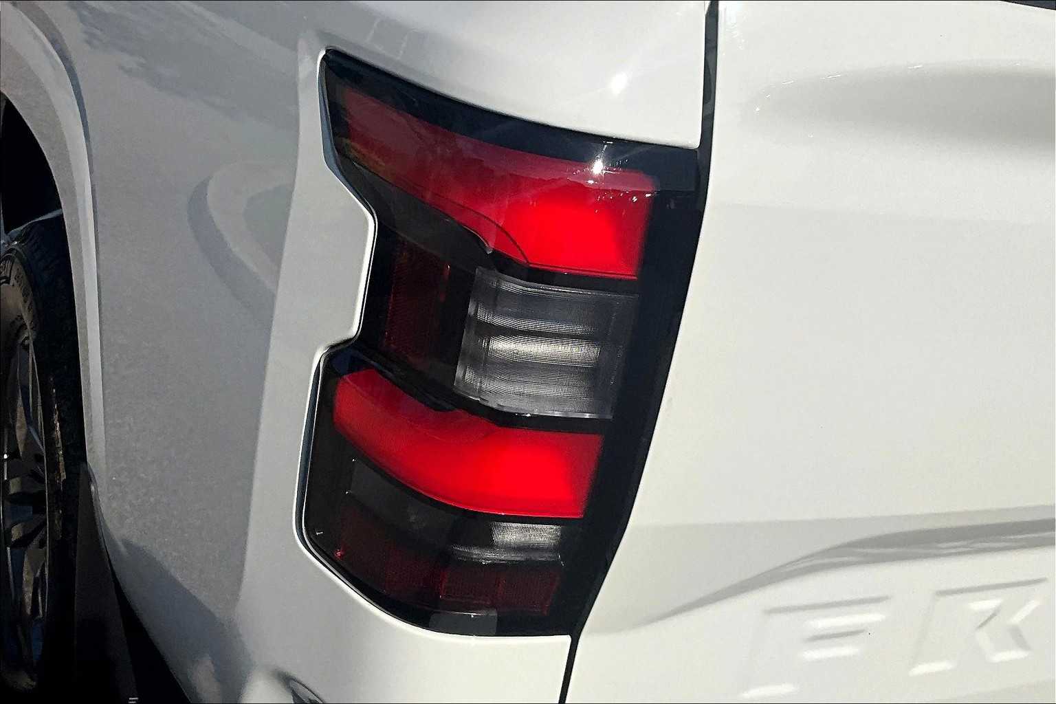 2025 Nissan Frontier SV - Photo 33