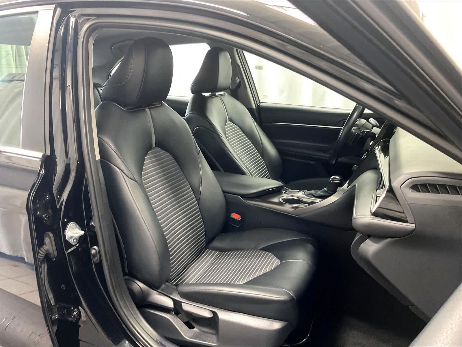 2023 Toyota Camry SE - Photo 11