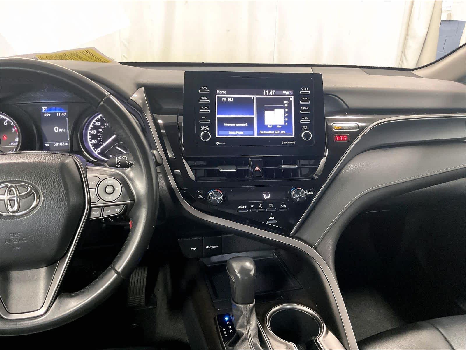 2023 Toyota Camry SE - Photo 18