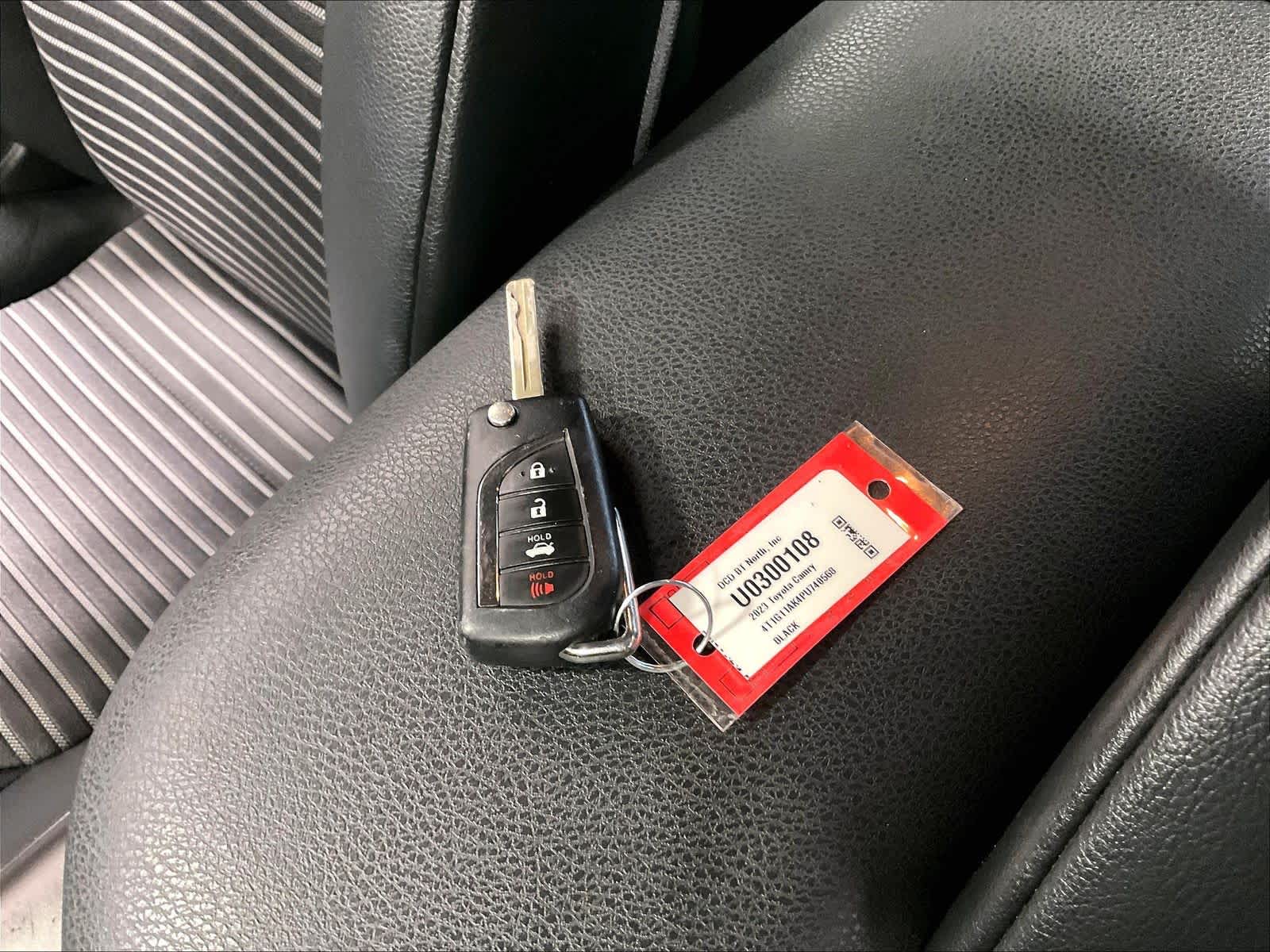 2023 Toyota Camry SE - Photo 30