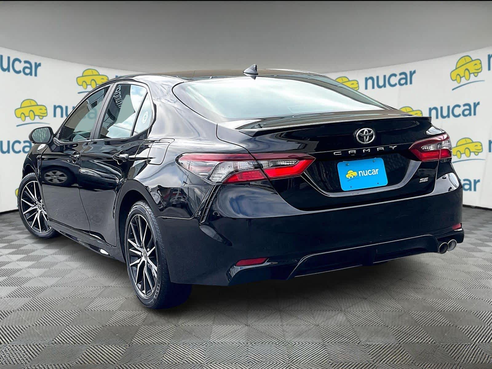 2023 Toyota Camry SE - Photo 4