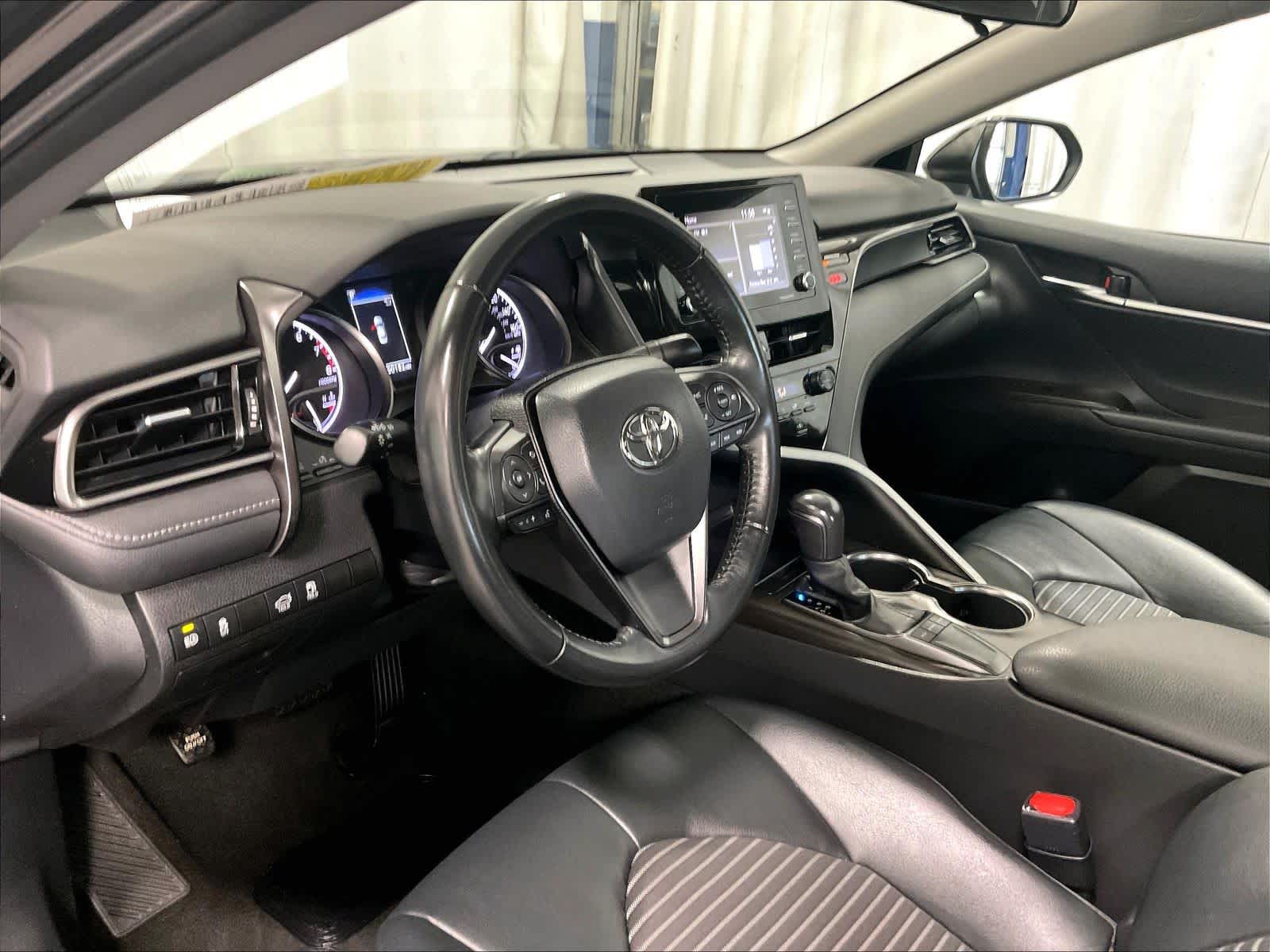 2023 Toyota Camry SE - Photo 8
