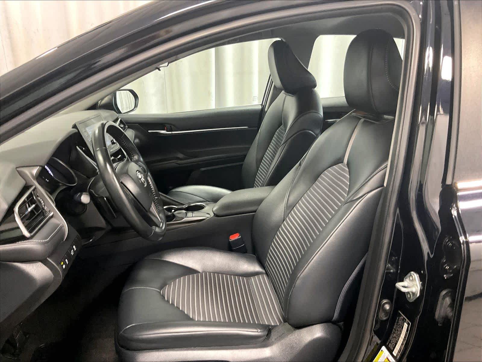 2023 Toyota Camry SE - Photo 10