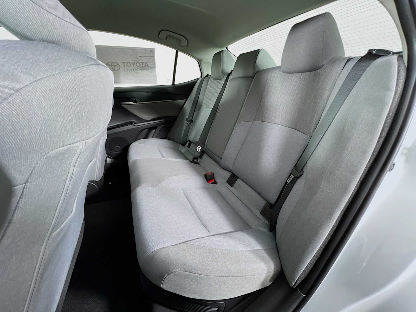 2026 Toyota Camry LE - Photo 13