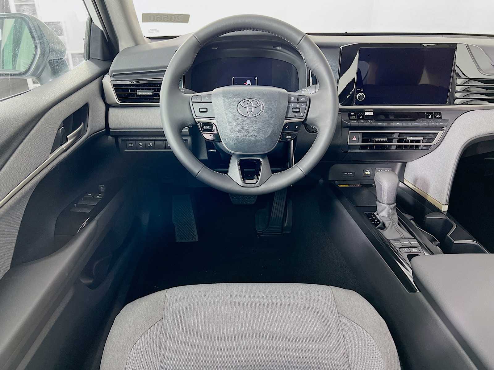 2026 Toyota Camry LE - Photo 15