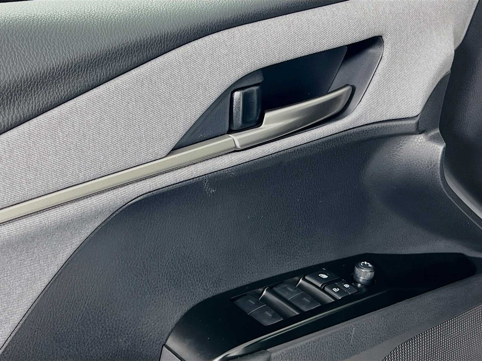 2026 Toyota Camry LE - Photo 16