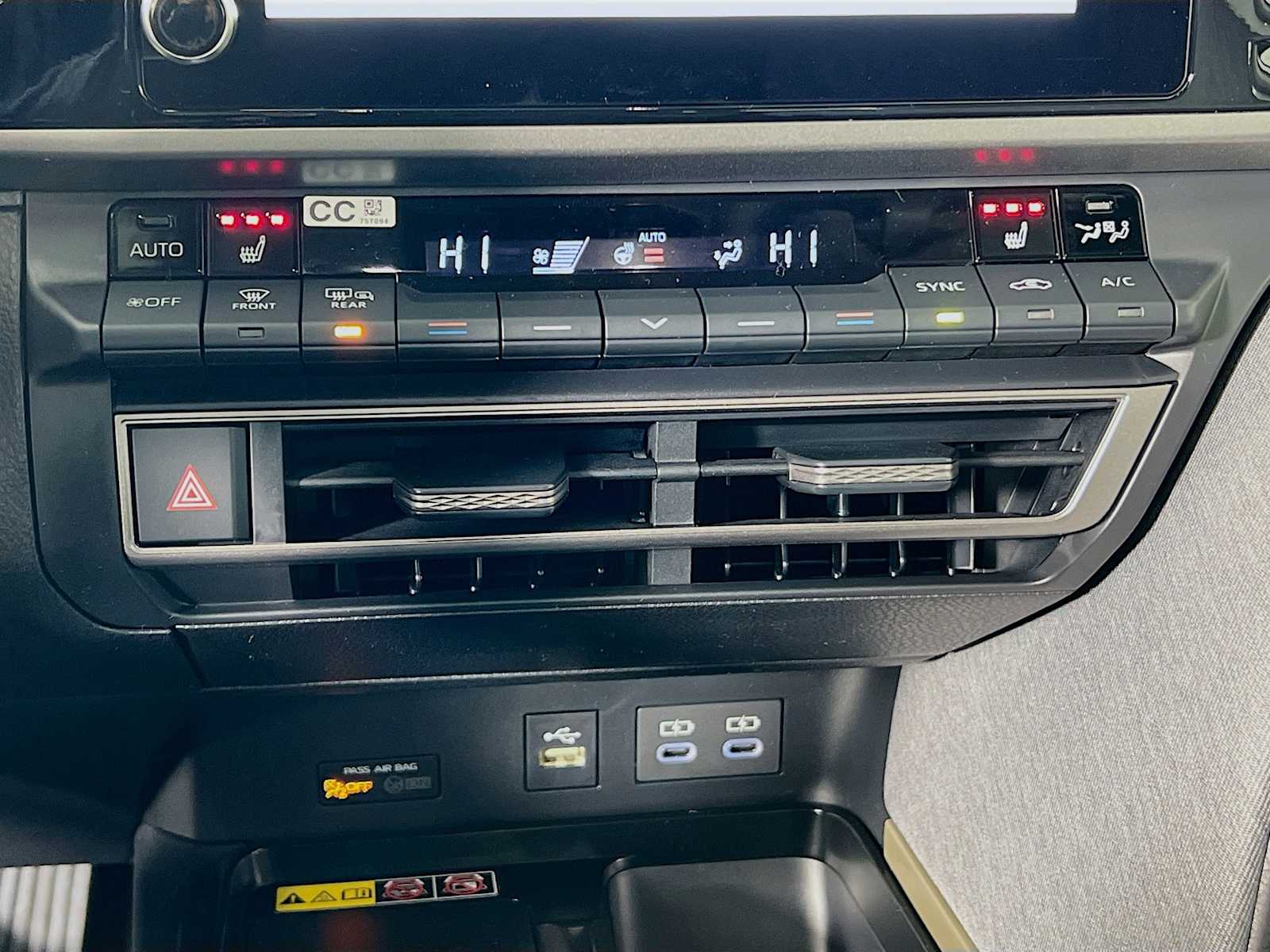 2026 Toyota Camry LE - Photo 10