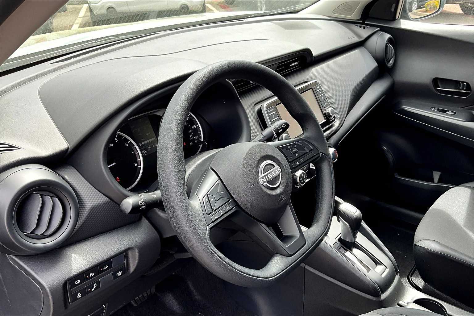 2025 Nissan Kicks Play S - Photo 9