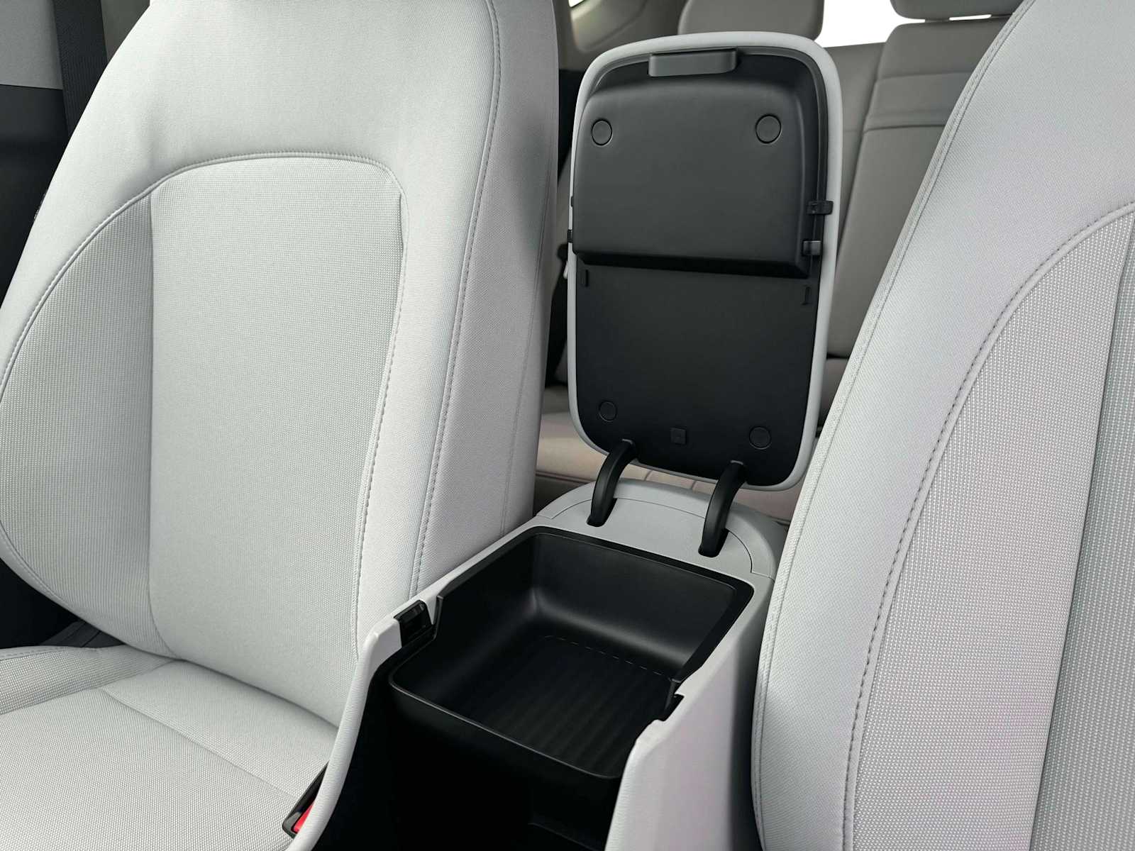 2025 Hyundai Kona SEL - Photo 18