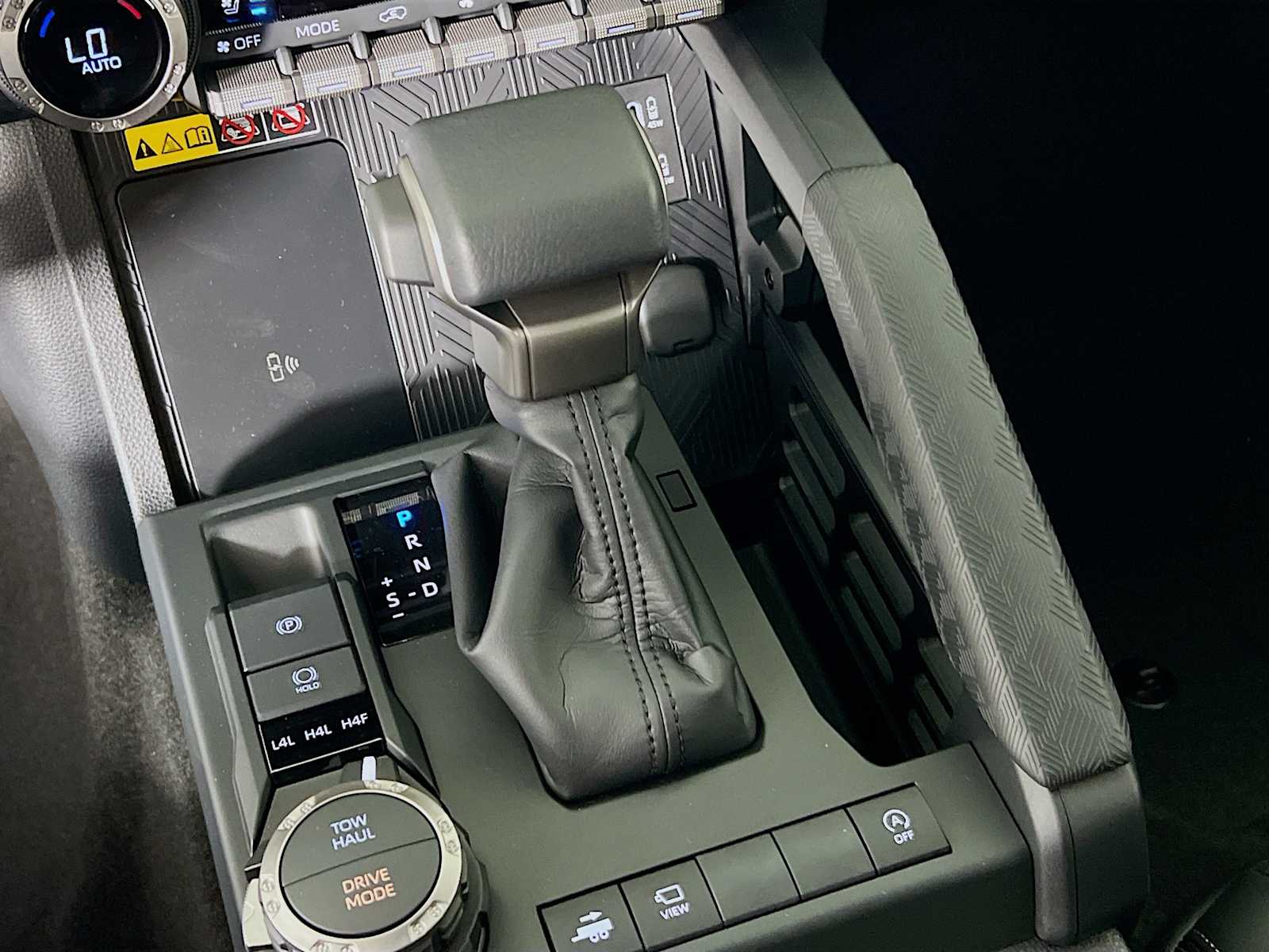 2025 Toyota 4Runner Limited - Photo 11