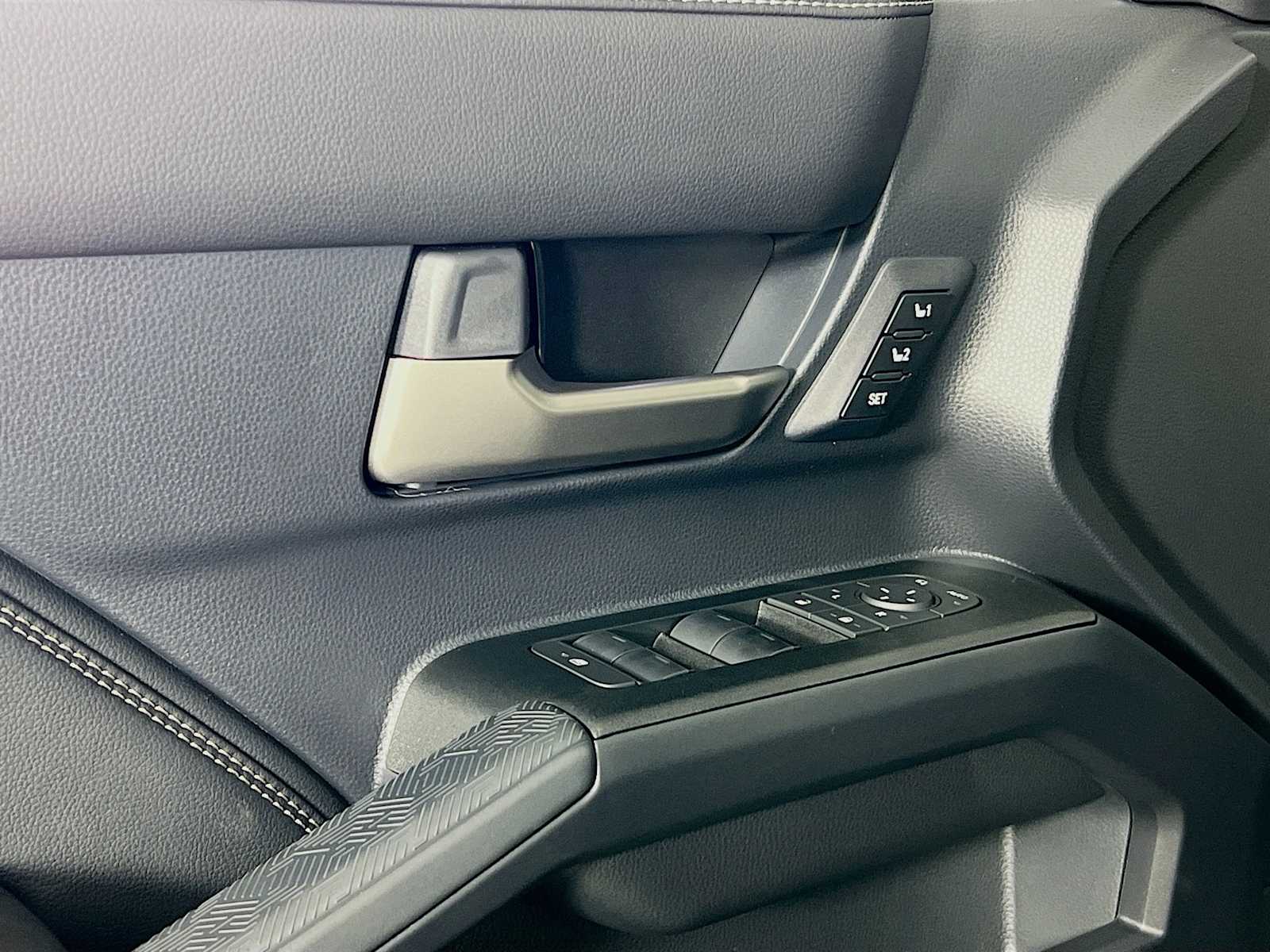 2025 Toyota 4Runner Limited - Photo 16