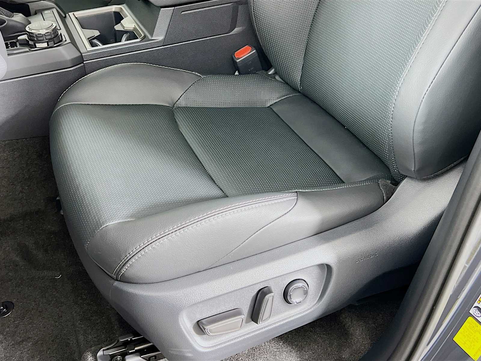2025 Toyota 4Runner Limited - Photo 17
