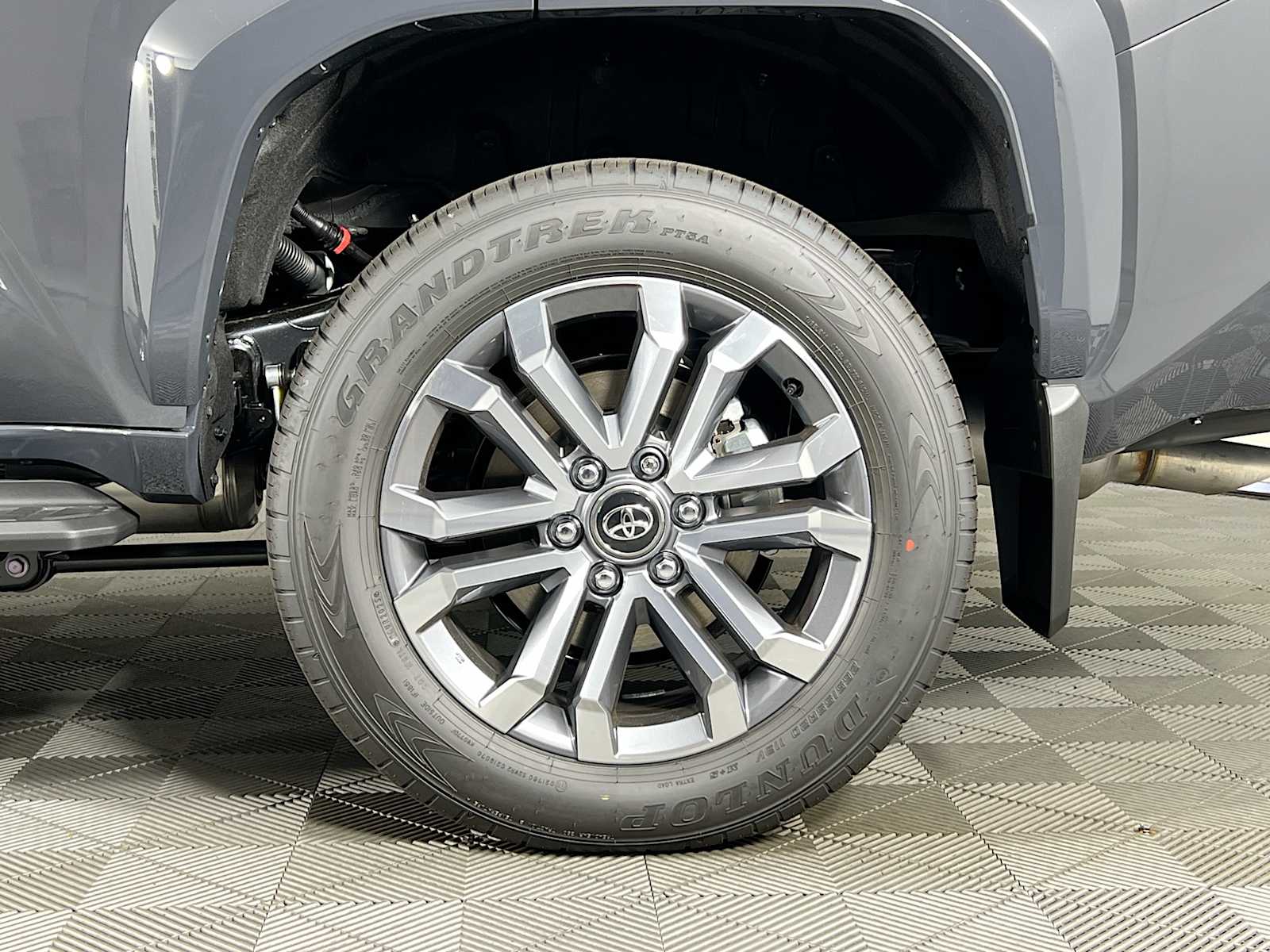 2025 Toyota 4Runner Limited - Photo 19