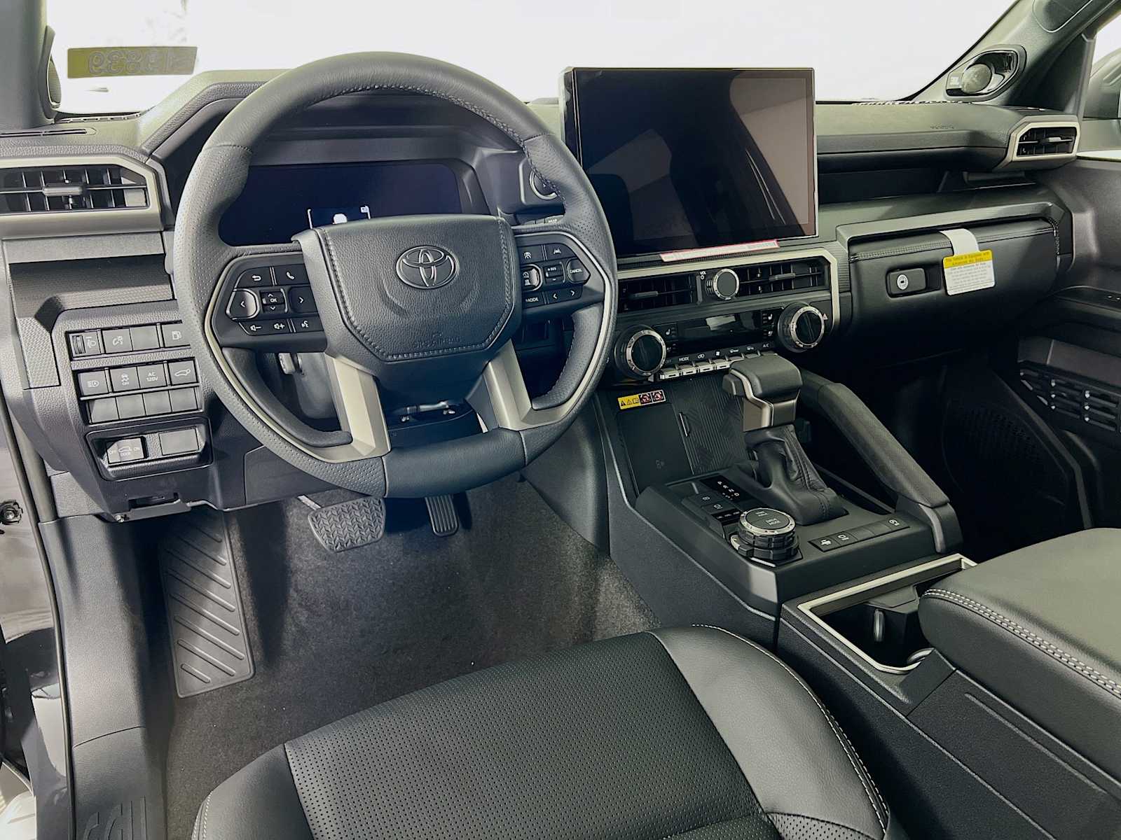 2025 Toyota 4Runner Limited - Photo 6