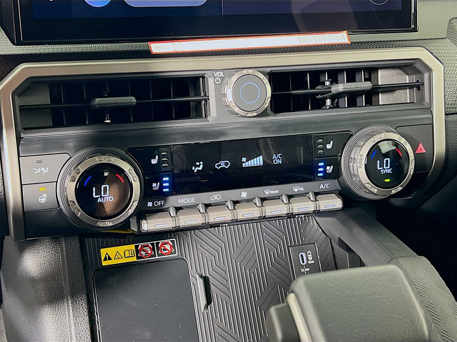 2025 Toyota 4Runner Limited - Photo 10