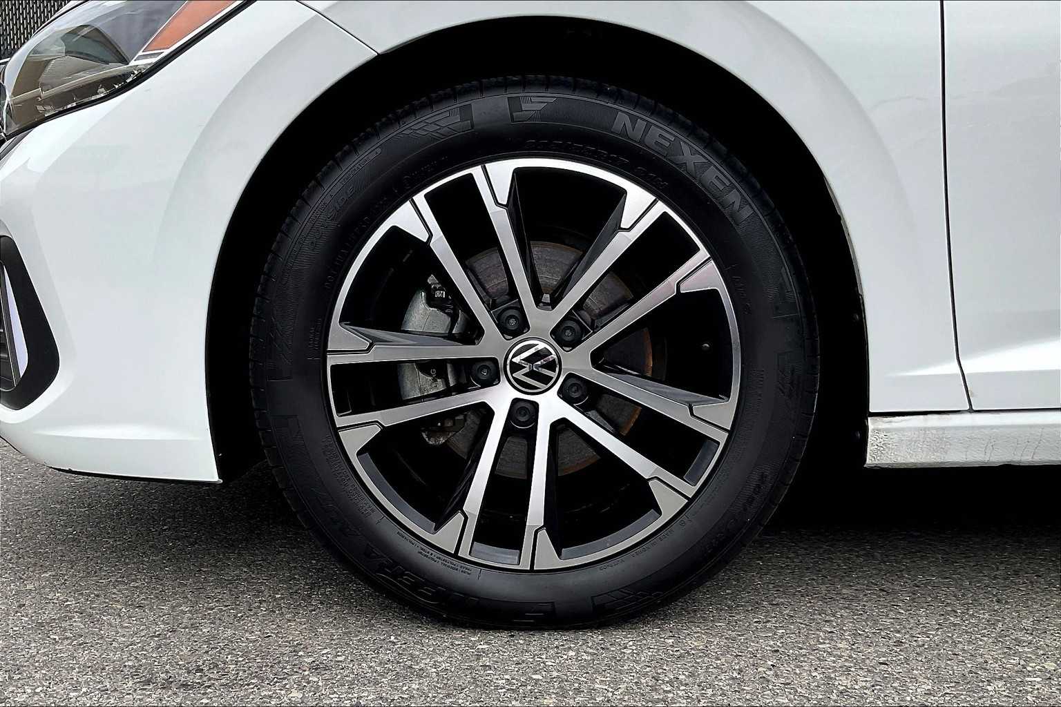 2023 Volkswagen Jetta Sport - Photo 7