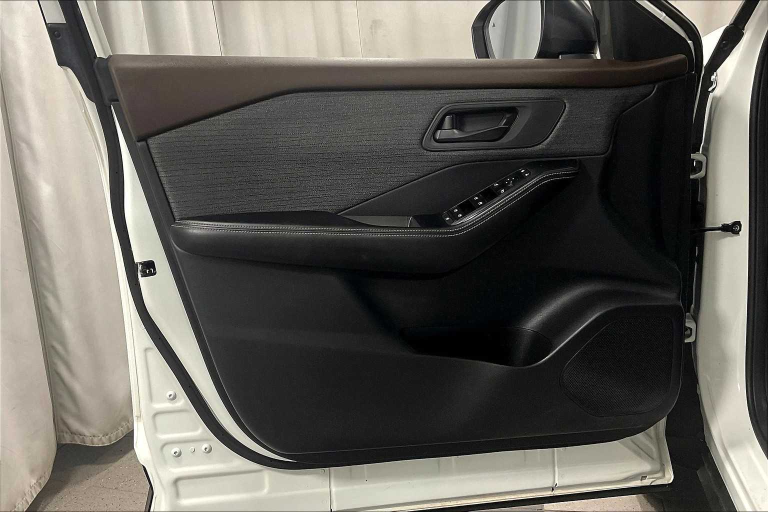 2021 Nissan Rogue S - Photo 9