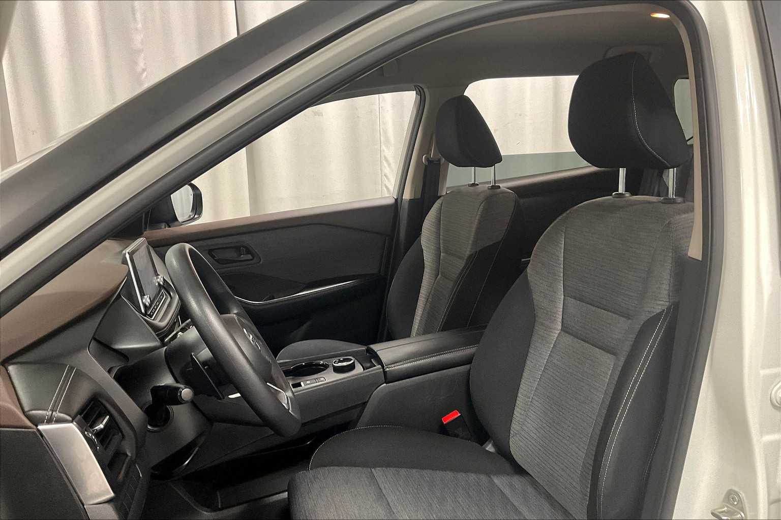 2021 Nissan Rogue S - Photo 10