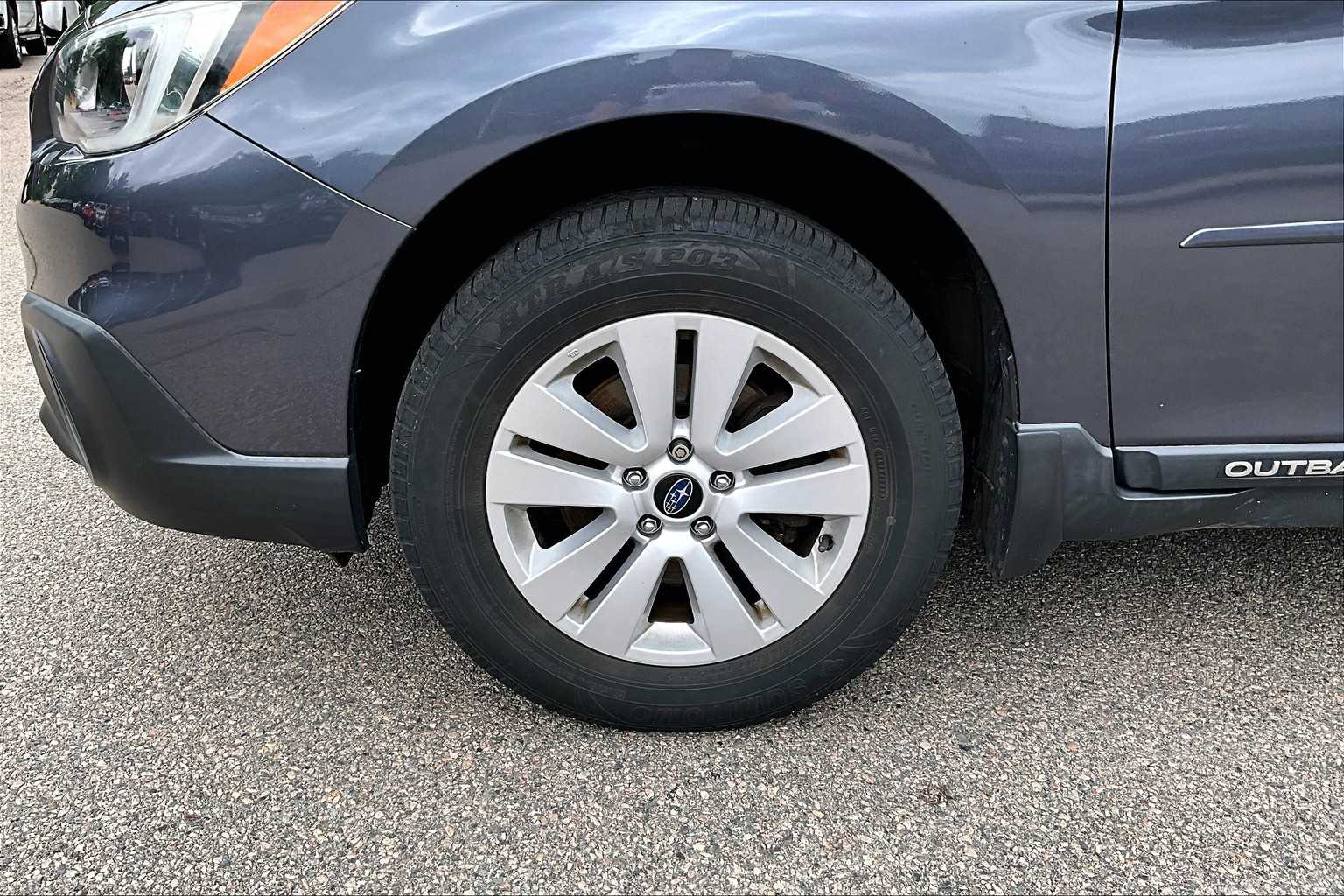 2017 Subaru Outback Premium - Photo 4