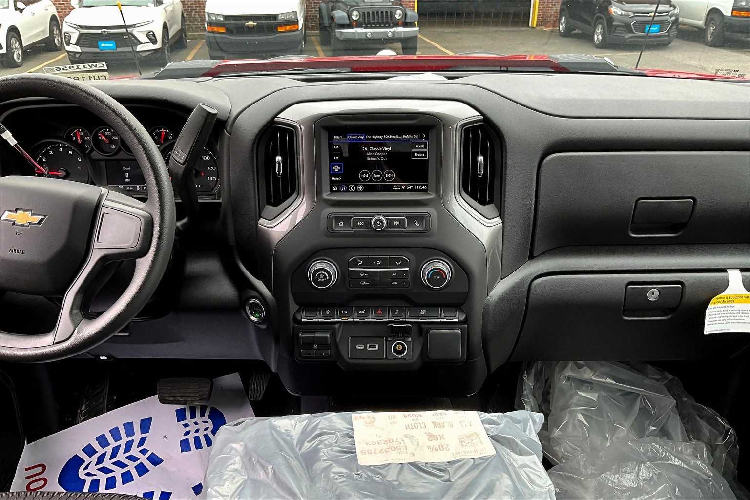 2025 Chevrolet Silverado 2500HD Custom - Photo 13