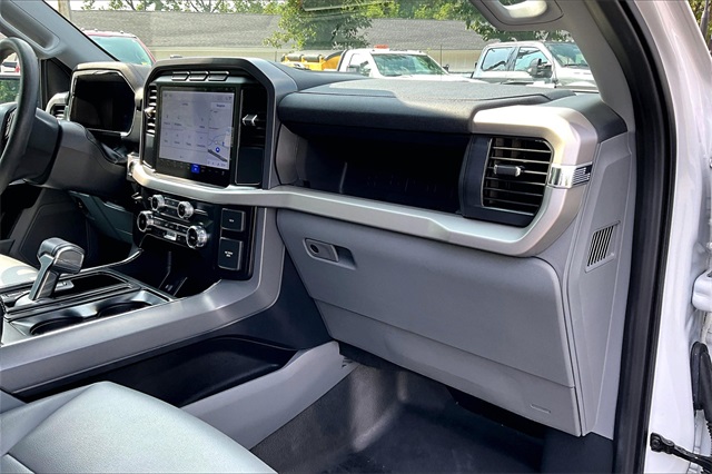 2023 Ford F-150 Lightning Pro - Photo 17