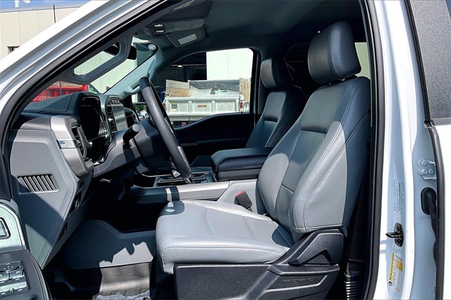 2023 Ford F-150 Lightning Pro - Photo 20