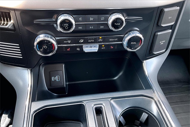 2023 Ford F-150 Lightning Pro - Photo 27