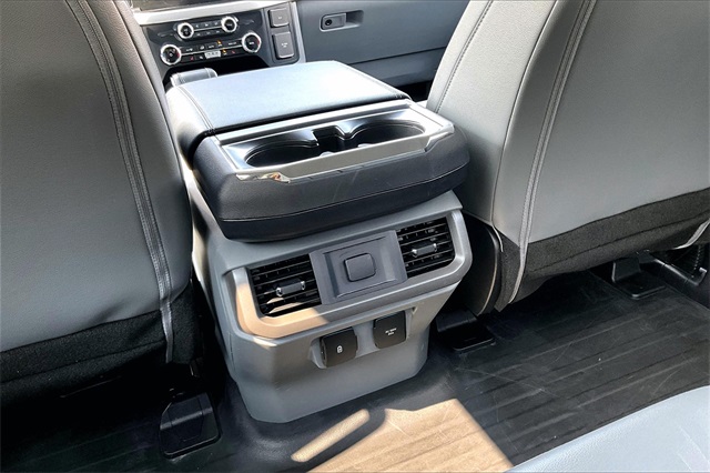 2023 Ford F-150 Lightning Pro - Photo 28