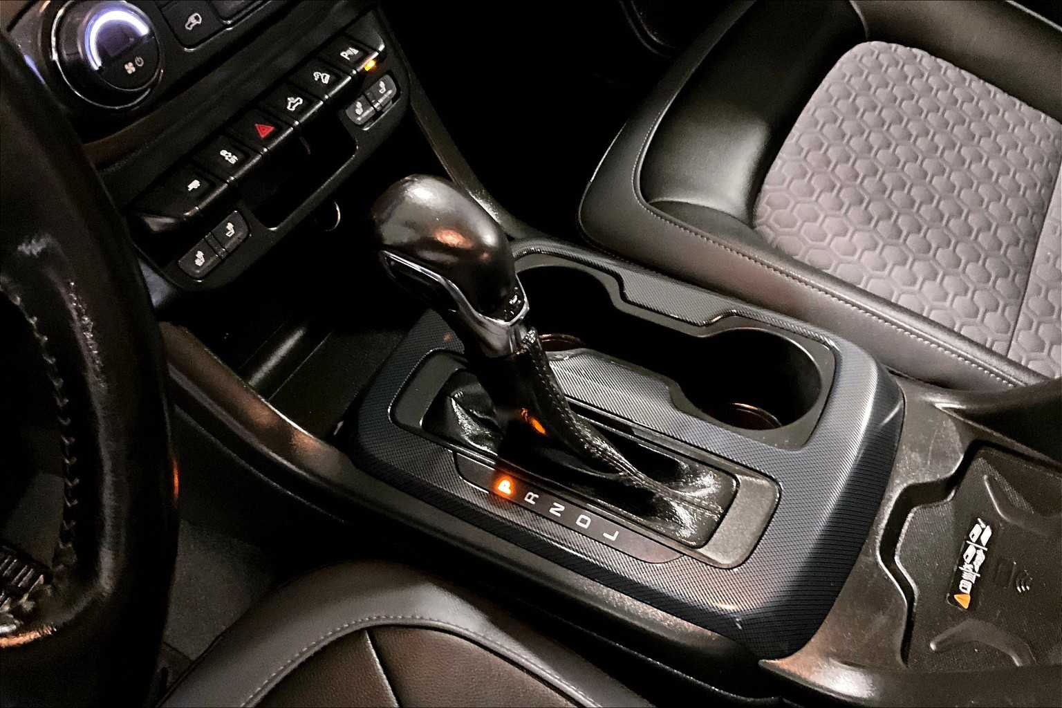 2022 Chevrolet Colorado 4WD Z71 - Photo 20