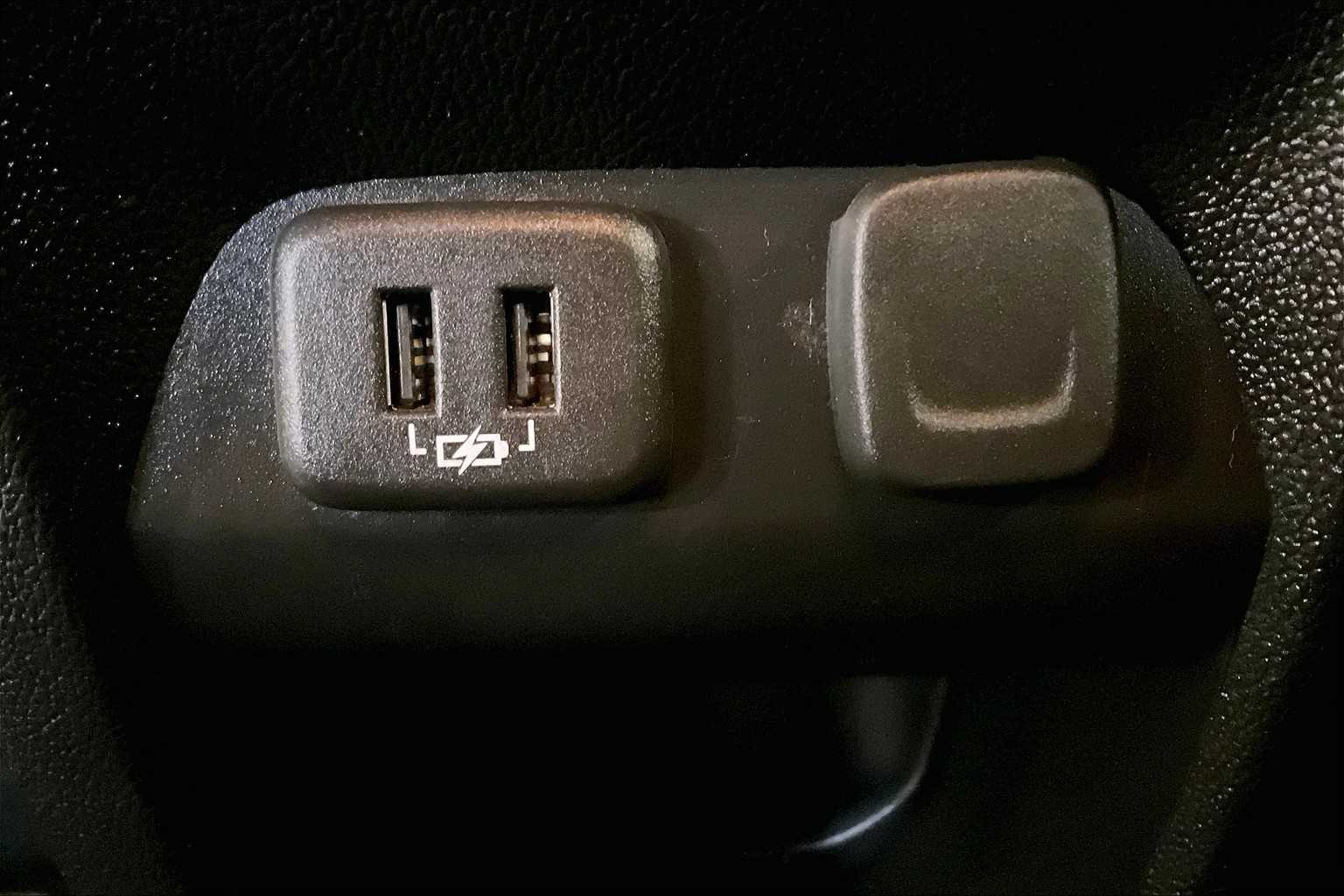 2022 Chevrolet Colorado 4WD Z71 - Photo 27