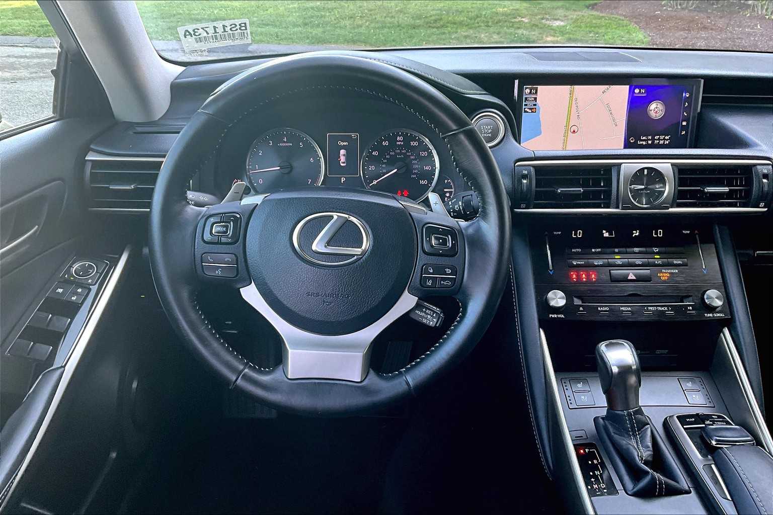 2017 Lexus IS  - Photo 17