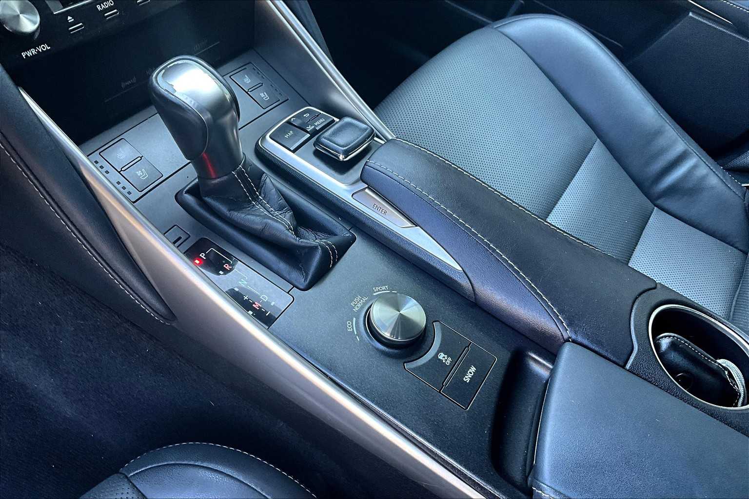 2017 Lexus IS  - Photo 20