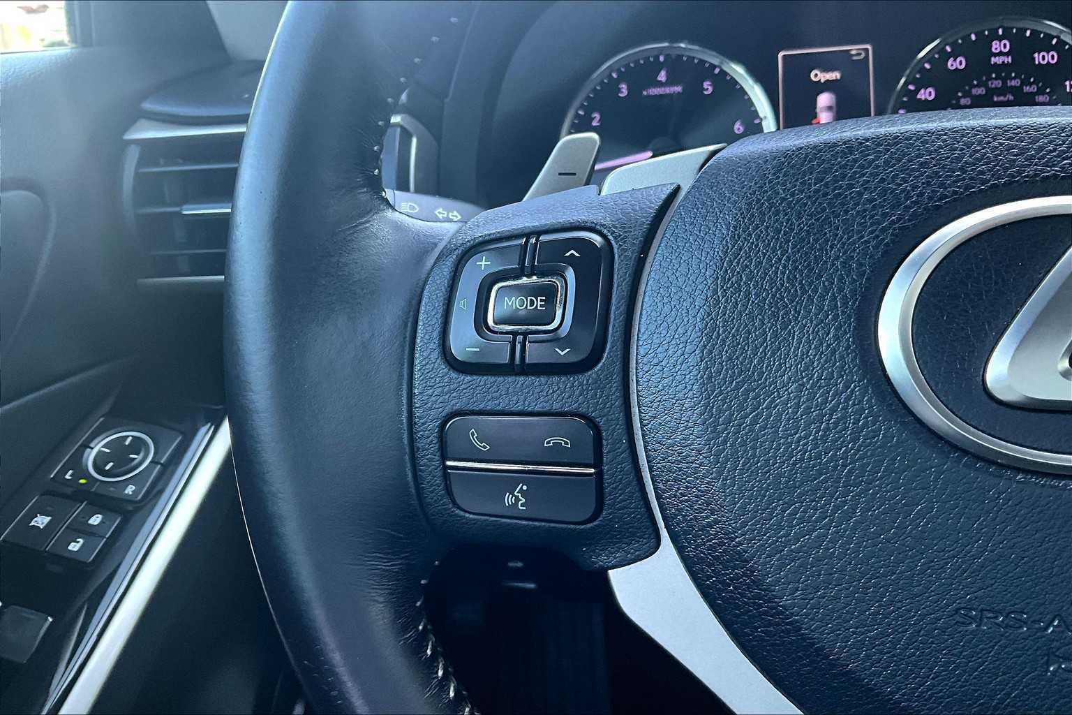 2017 Lexus IS  - Photo 23