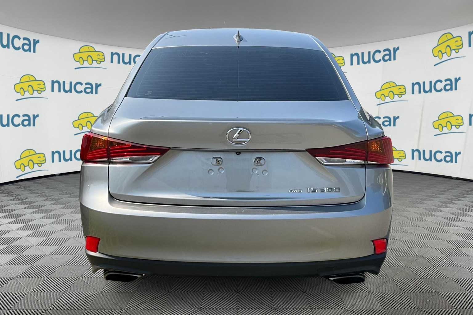 2017 Lexus IS  - Photo 3