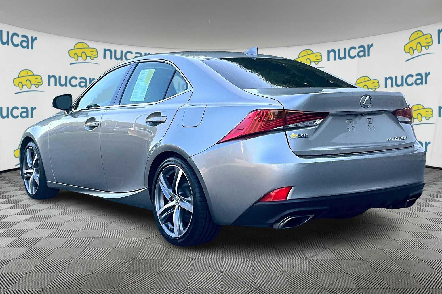 2017 Lexus IS  - Photo 4