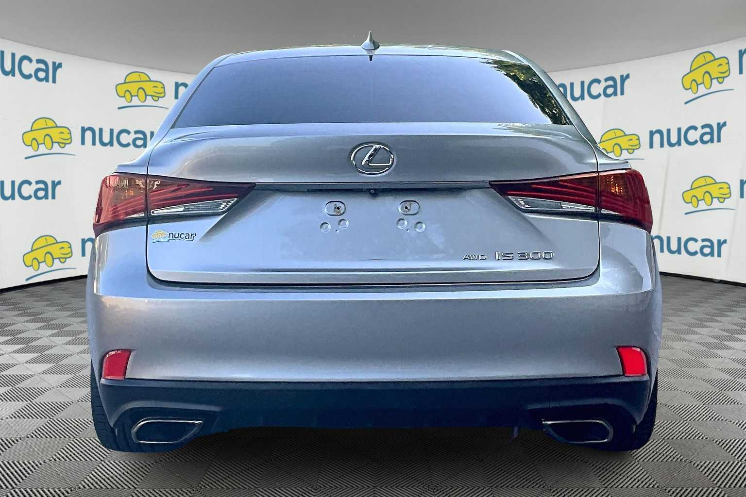 2017 Lexus IS  - Photo 5