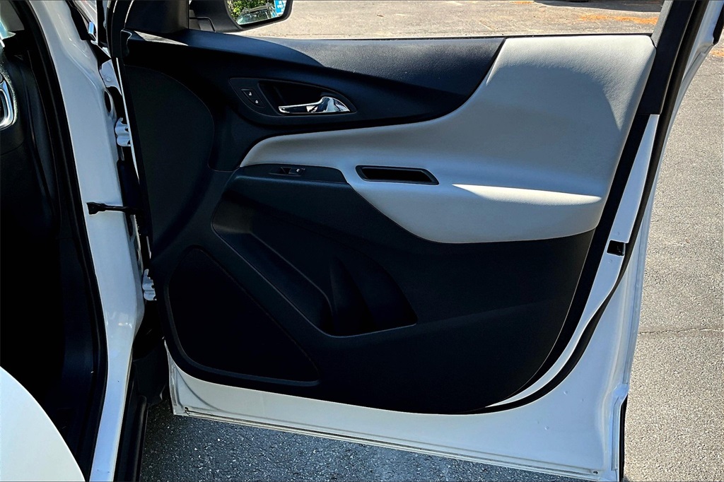 2023 Chevrolet Equinox LT - Photo 12