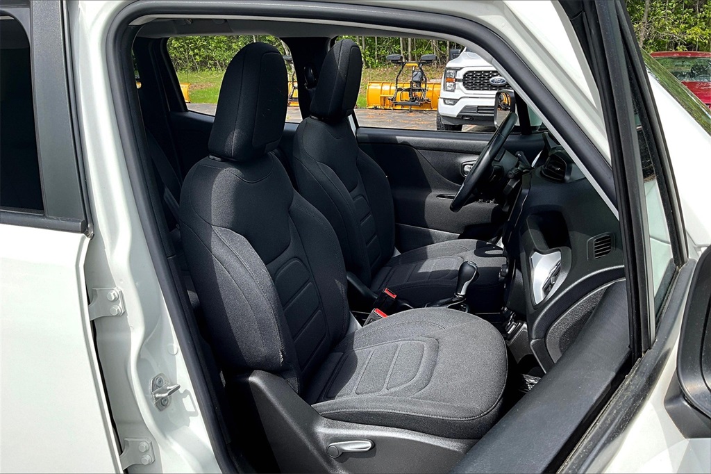 2020 Jeep Renegade Latitude - Photo 11