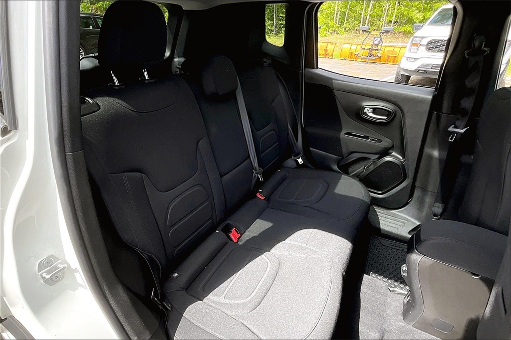 2020 Jeep Renegade Latitude - Photo 16