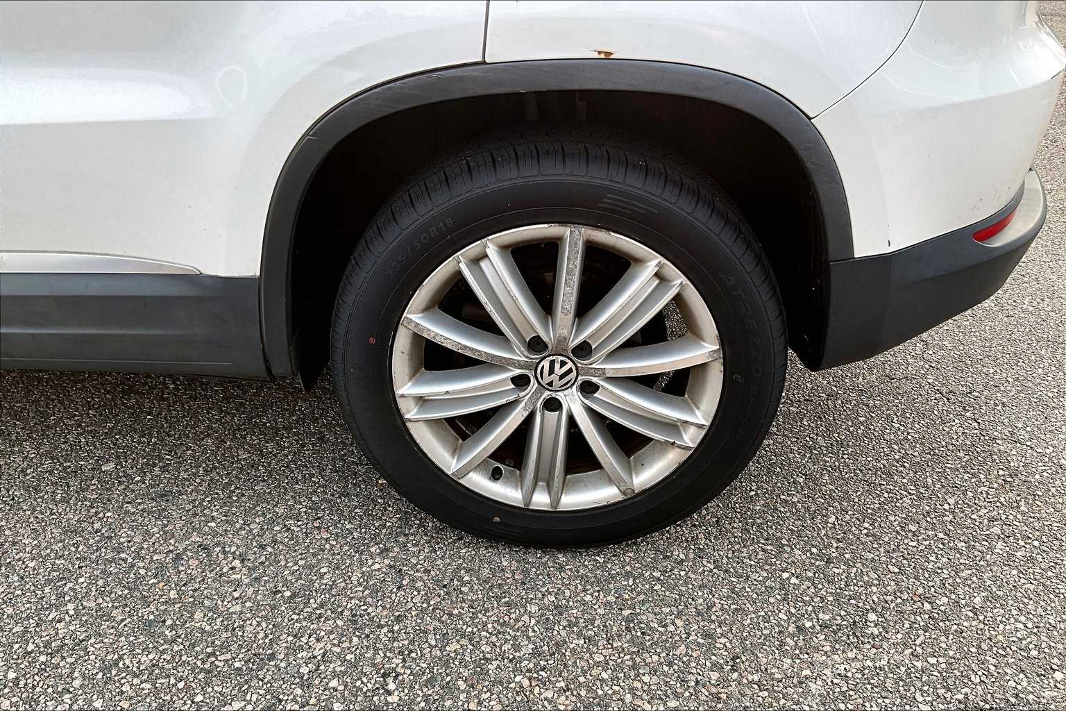 2012 Volkswagen Tiguan SE - Photo 4