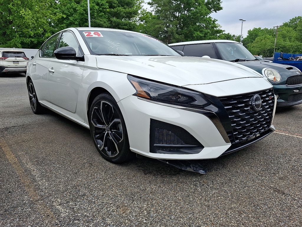 2024 Nissan Altima 2.5 SR