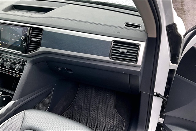 2022 Volkswagen Atlas 3.6L V6 SEL Premium R-Line - Photo 17